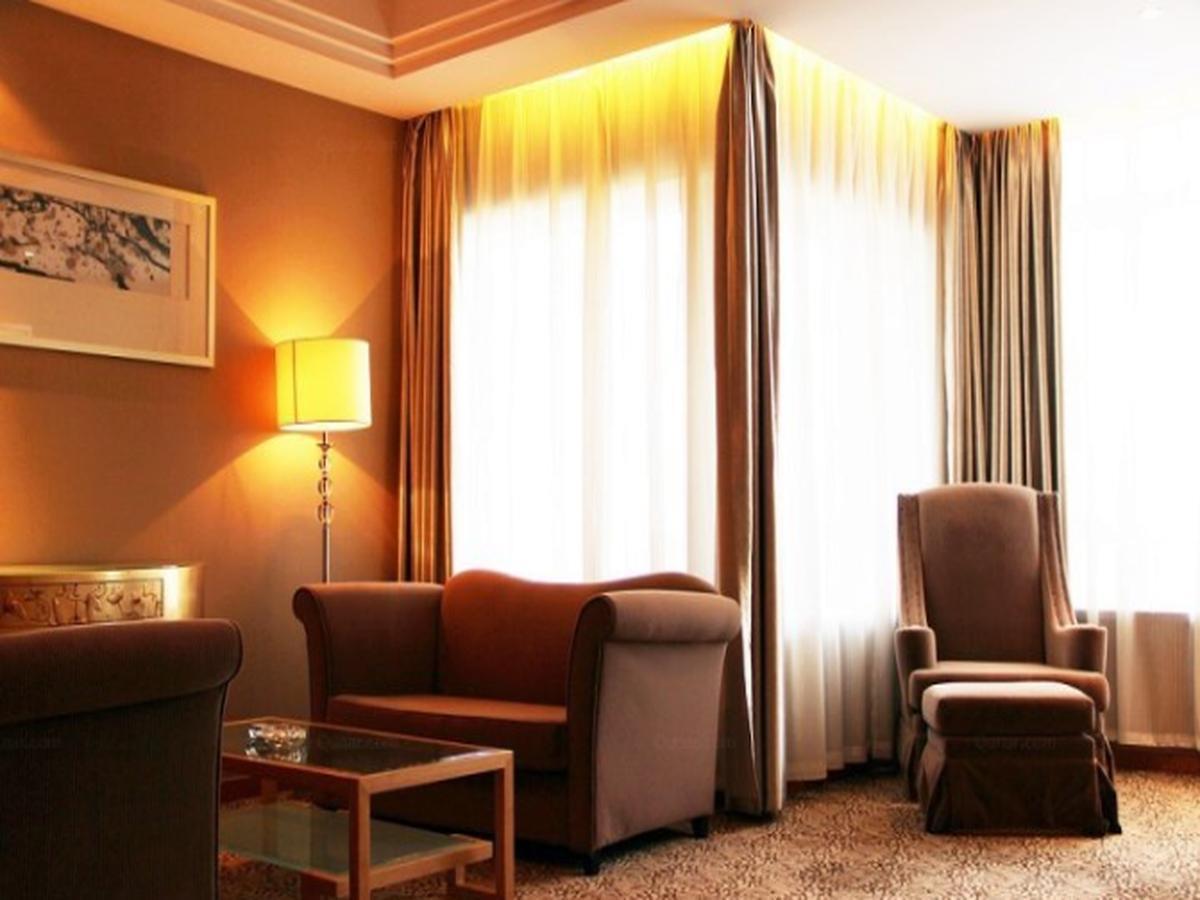 Glarun Jinling Hotel Нанкин Екстериор снимка