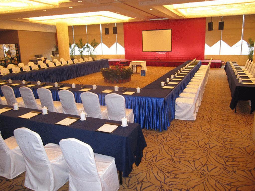 Glarun Jinling Hotel Нанкин Екстериор снимка