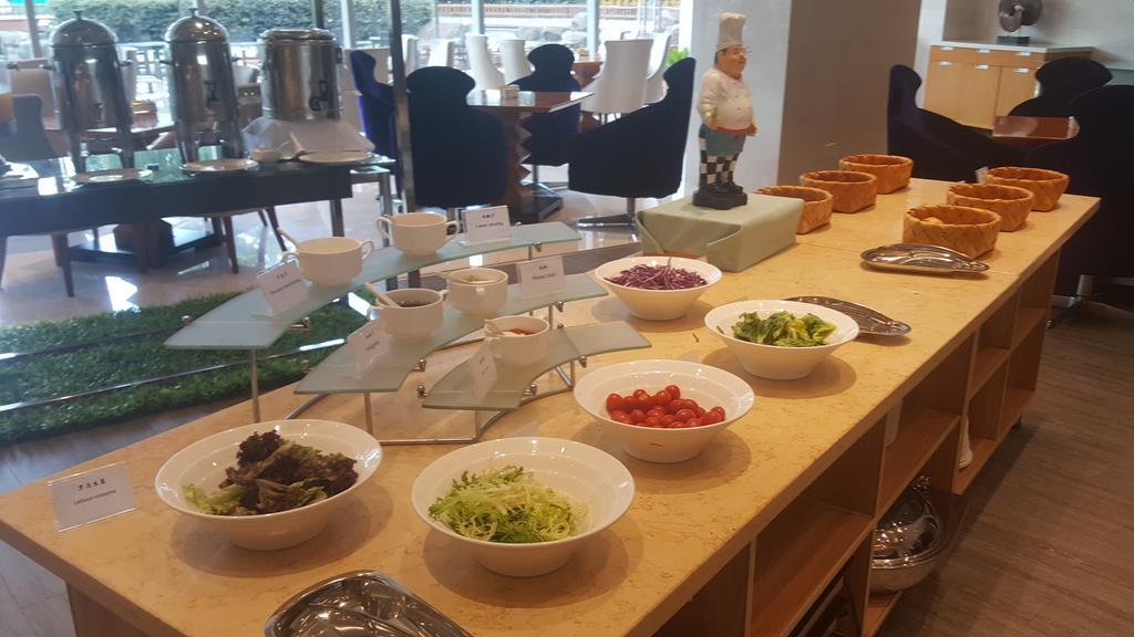 Glarun Jinling Hotel Нанкин Екстериор снимка