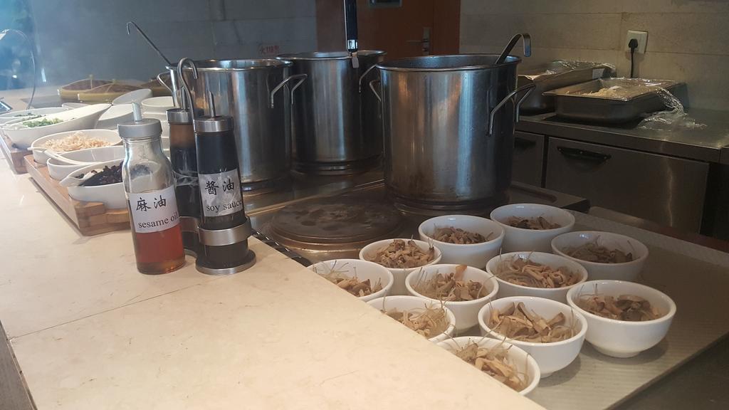 Glarun Jinling Hotel Нанкин Екстериор снимка