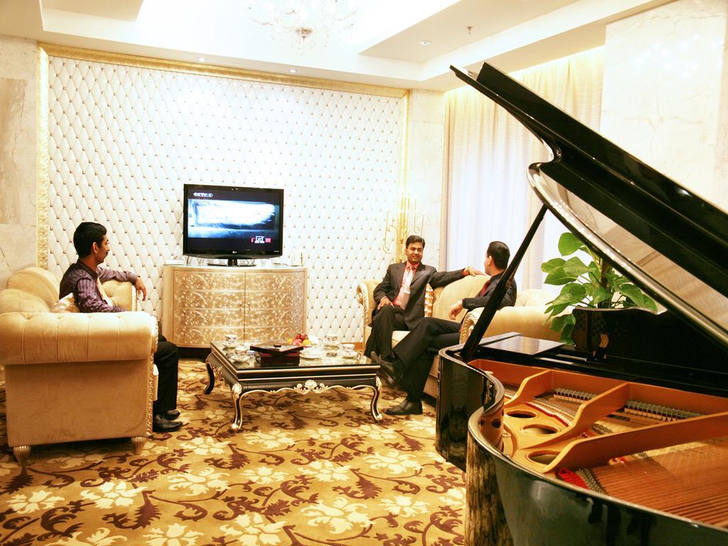 Glarun Jinling Hotel Нанкин Екстериор снимка