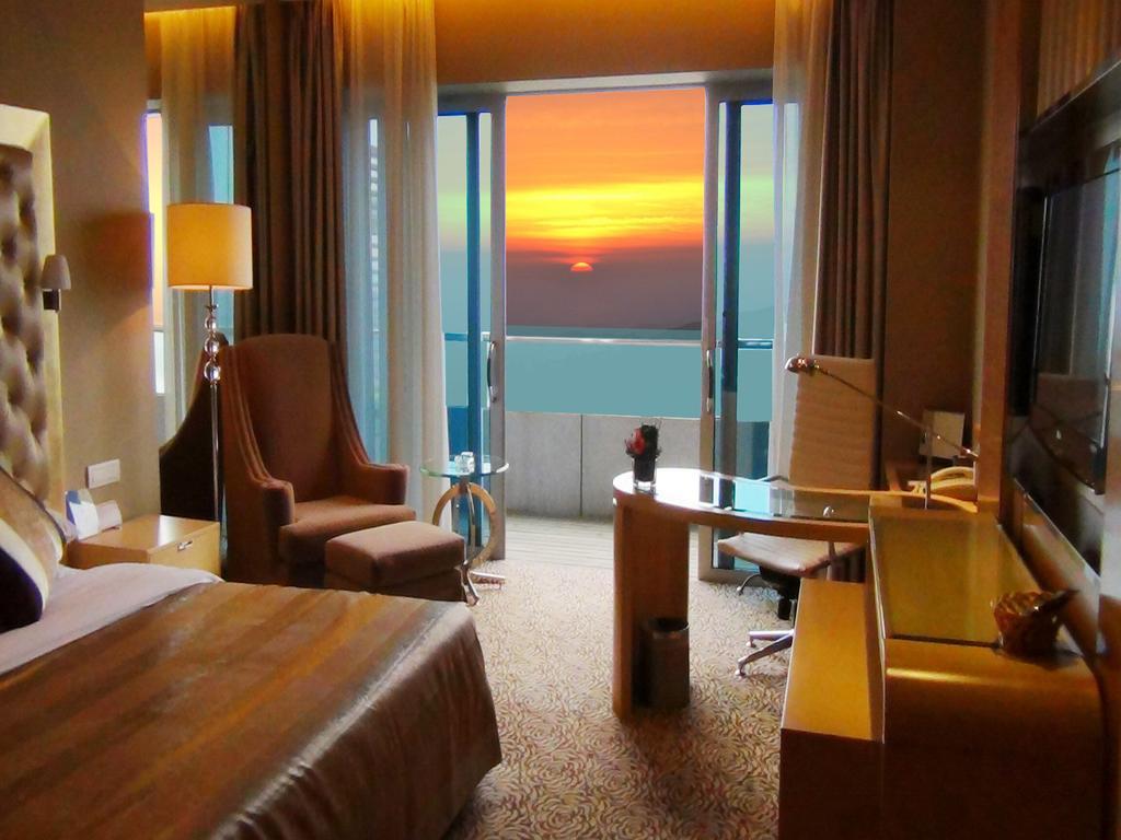 Glarun Jinling Hotel Нанкин Екстериор снимка