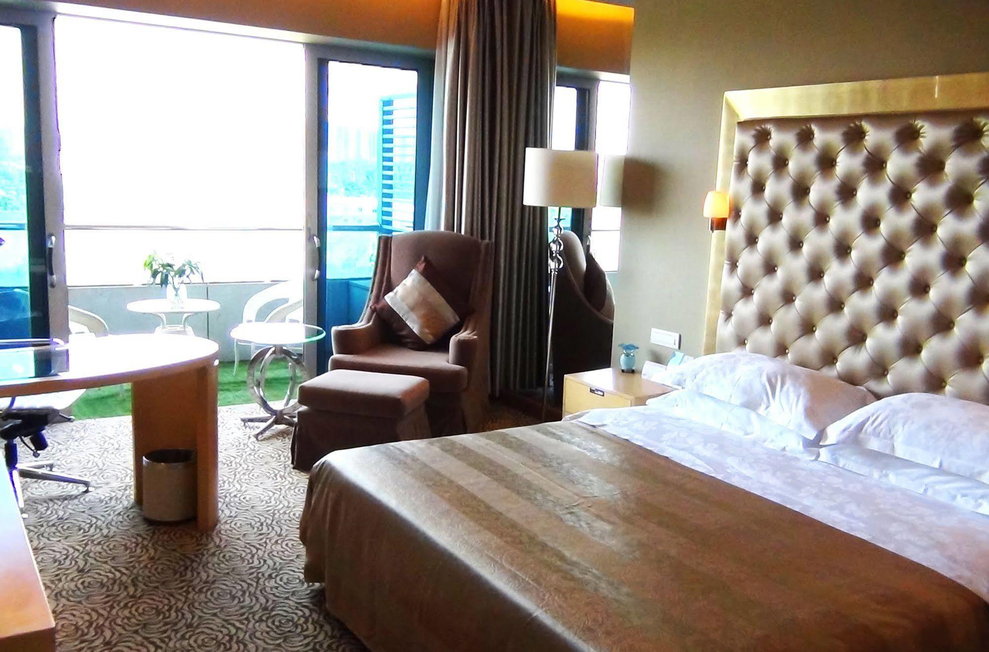 Glarun Jinling Hotel Нанкин Екстериор снимка