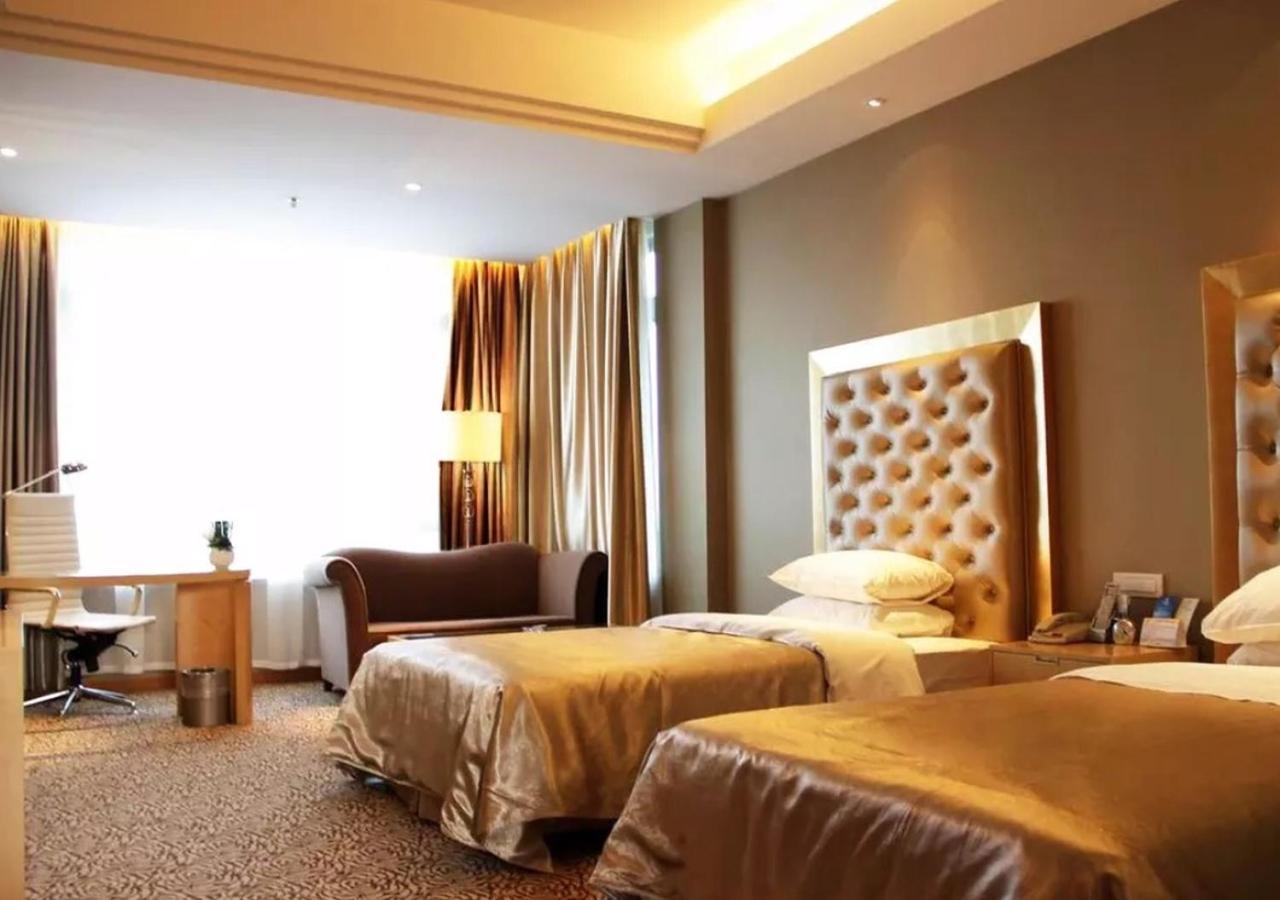 Glarun Jinling Hotel Нанкин Екстериор снимка